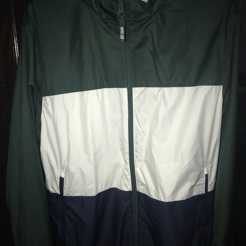 Zip up windbreaker